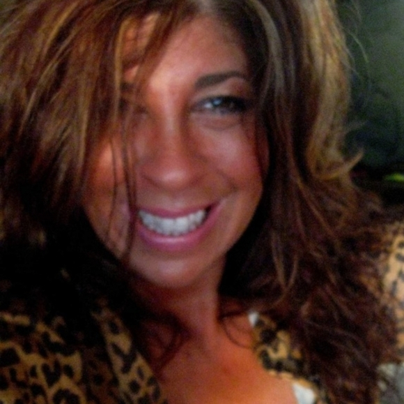 Hello I am Kim and Welcome to my Closet - Picture 5 of 16